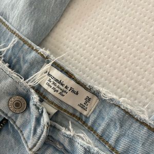 Abercrombie 90’s ultra high rise straight jean- Curve lovr